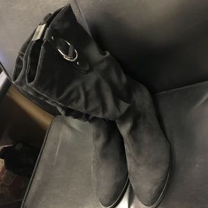 NEVER WORN!Apt. 9 mid ride boot! Size: 7!